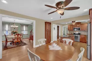 60 South Ave, Smithtown, NY 11787 - Photo 11