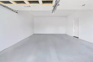 28 Elizabeth Ave, Hempstead, NY 11550 - Photo 27