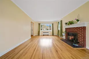 28 Elizabeth Ave, Hempstead, NY 11550 - Photo 3