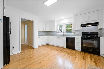 28 Elizabeth Avenue, Hempstead, NY 11550 - Photo 9