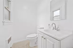 28 Elizabeth Ave, Hempstead, NY 11550 - Photo 17