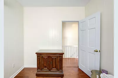 9507 239 Street, Floral Park, NY 11001 - Photo 15