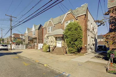 9507 239 Street, Floral Park, NY 11001 - Photo 3