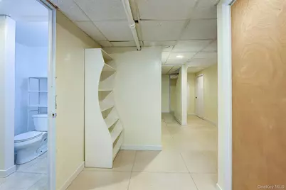 9507 239 Street, Floral Park, NY 11001 - Photo 19