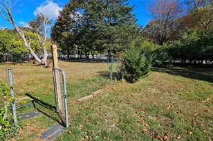 20 Miller Ave, East Moriches, NY 11940 - Photo 19