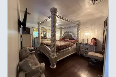 12 Hilton Court, Hicksville, NY 11801 - Photo 13