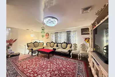 12 Hilton Court, Hicksville, NY 11801 - Photo 5