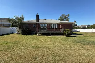 12 Hilton Ct, Hicksville, NY 11801 - Photo 29