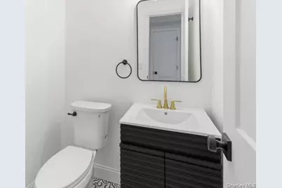 2733 Schleigel Boulevard, Amityville, NY 11701 - Photo 5