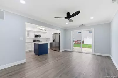 2733 Schleigel Boulevard, Amityville, NY 11701 - Photo 11