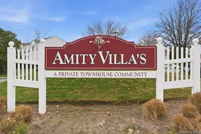 2733 Schleigel Boulevard, Amityville, NY 11701 - Photo 3