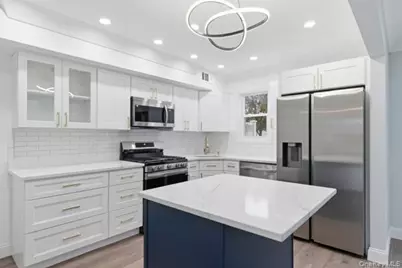 2733 Schleigel Boulevard, Amityville, NY 11701 - Photo 7