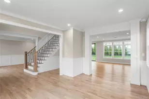 22 Cheshire Ave, Syosset, NY 11791 - Photo 9