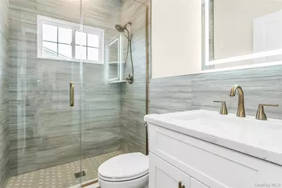 22 Cheshire Avenue, Syosset, NY 11791 - Photo 19