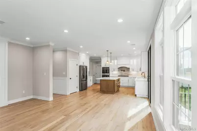 22 Cheshire Avenue, Syosset, NY 11791 - Photo 17