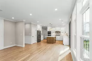 22 Cheshire Ave, Syosset, NY 11791 - Photo 17