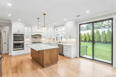 22 Cheshire Avenue, Syosset, NY 11791 - Photo 11
