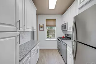 3 Midland Gardens, Bronxville, NY 10708 - Photo 13