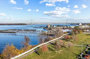 122-16 Powells Cove Blvd, College Point, NY 11356 - Photo 17