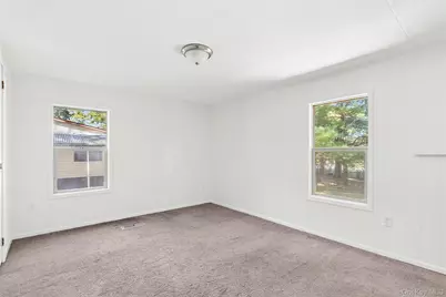 1661-434 Old Country Road, Riverhead, NY 11901 - Photo 9