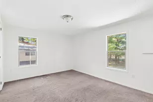 1661-434 Old Country Rd, Riverhead, NY 11901 - Photo 9