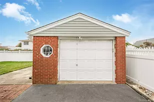 342 Lucille Ave, Elmont, NY 11003 - Photo 19