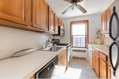 25-40 31st Avenue #6M, Astoria, NY 11106 - Photo 9