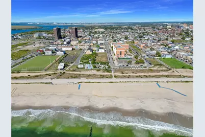 3012 Seagirt Avenue, Far Rockaway, NY 11691 - Photo 33