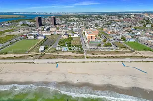 30-12 Seagirt Ave, Far Rockaway, NY 11691 - Photo 33