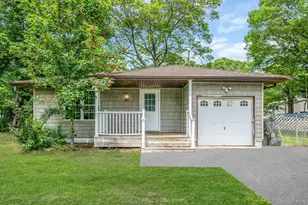 193 Shinnecock Ave, Mastic, NY 11950 - Photo 3