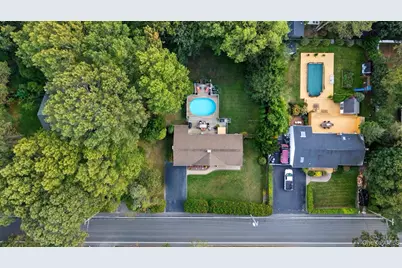 347 Wading River Road, Manorville, NY 11949 - Photo 29