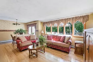347 Wading River Rd, Manorville, NY 11949 - Photo 3