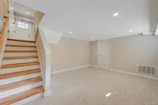 11 Lucille Ln, Commack, NY 11725 - Photo 33