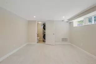 11 Lucille Ln, Commack, NY 11725 - Photo 35