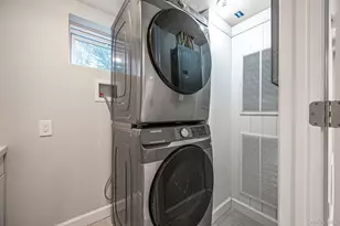 11 Lucille Ln, Commack, NY 11725 - Photo 37