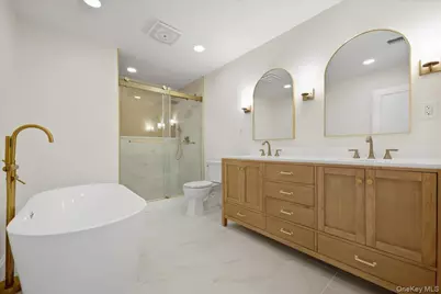 1420 Poulson Street, Wantagh, NY 11793 - Photo 35