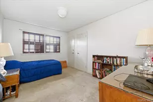 1620 Blenheim Rd, Rockville Centre, NY 11570 - Photo 9