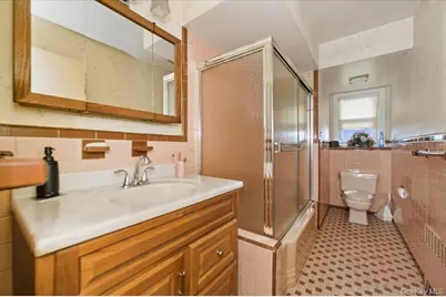 1620 Blenheim Road, Rockville Centre, NY 11570 - Photo 11