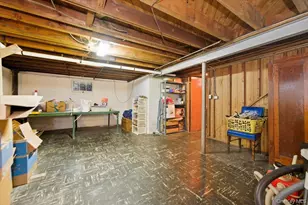 1620 Blenheim Rd, Rockville Centre, NY 11570 - Photo 15