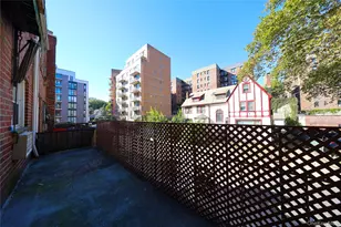 117-08 Curzon Rd, Richmond Hill, NY 11418 - Photo 13