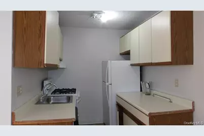 502 Barclay Manor, Newburgh, NY 12550 - Photo 15