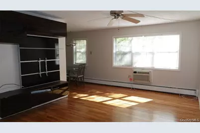 502 Barclay Manor, Newburgh, NY 12550 - Photo 3