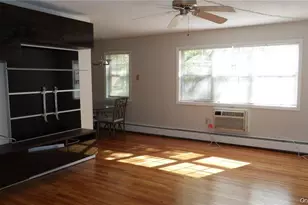 502 Barclay Manor, Newburgh, NY 12550 - Photo 3