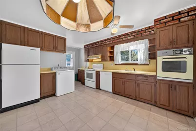 223 Margo Street, New Windsor, NY 12553 - Photo 13