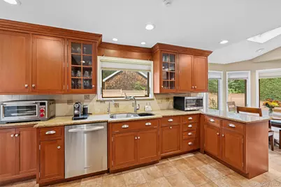 18 Knoll Lane, Glen Head, NY 11545 - Photo 9