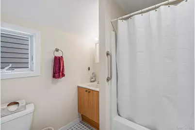 150 Montauk Highway, Westhampton, NY 11977 - Photo 23