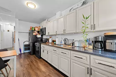 10439 90th Avenue, Richmond Hill, NY 11418 - Photo 9