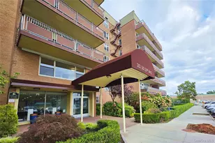 212-30 23rd Ave, Bayside, NY 11360 - Photo 33