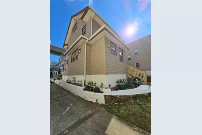 28 Morningstar Road, New York, NY 10303 - Photo 1