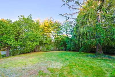 36 Red Spring Lane, Glen Cove, NY 11542 - Photo 31